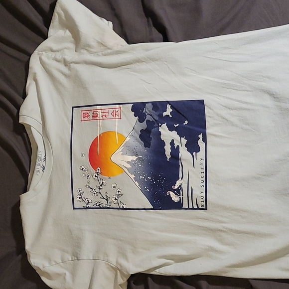 Riot Society T-shirt Large - Picture 1 of 1